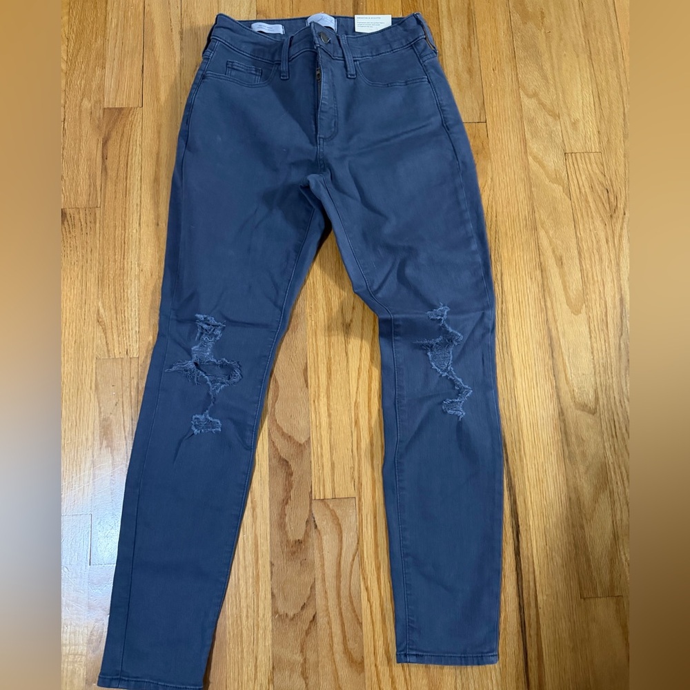 Universal Thread High Rise Skinny Distressed Blue/Grey Pants new with tags